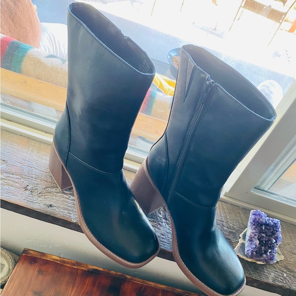Sun + Stone Boots Midnight Black, Side Zipper w/ Chunky Heel. Classy and Comfy - Picture 7 of 8